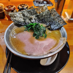 鶴一家neoの画像