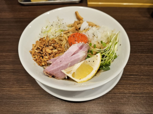 「油そば醤油」@油そば 六善の写真