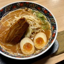 煮玉子のせ角煮味噌らーめん