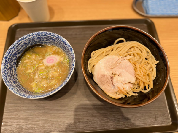「つけ麺 (小盛)790円」@舎鈴 品川グランパサージュ店の写真