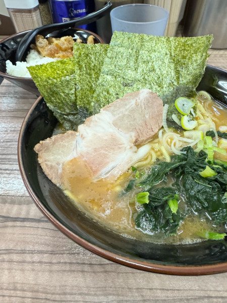「味噌ラーメン1050円　ライス小」@武蔵家 富士見店の写真