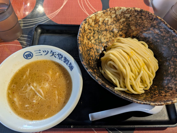 「魚介豚骨つけ麺980円」@三ツ矢堂製麺 中目黒本店の写真