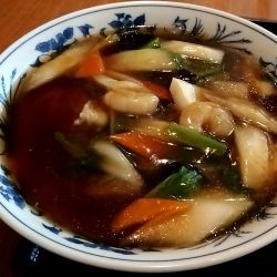 五目そば（半炒飯ランチセット　９６８円）