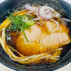 プレミアム醤油らーめん 790円