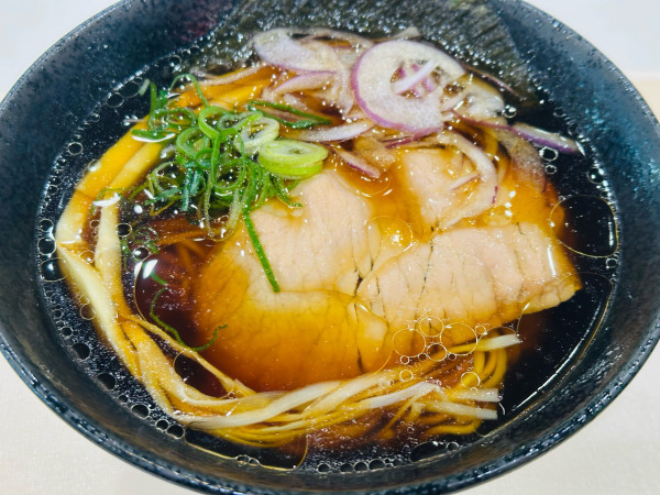 「プレミアム醤油らーめん 790円」@ポッポ 大森店の写真