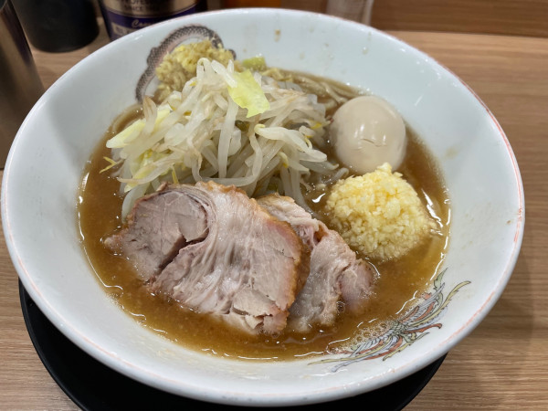 「ミニラーメン、味玉」@ラーメン豚山 金沢文庫店の写真