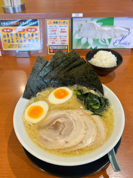 「全部のせラーメン」@家系ラーメン くらち家の写真