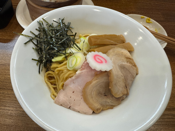 「油そばチャーシュートッピング」@ラーメンいづるの写真