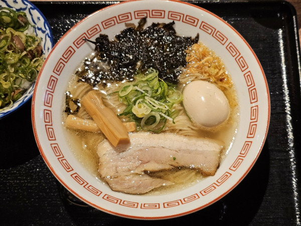 「味玉塩らーめん　1030円」@濃厚鶏そば 葵 五所川原ELM店の写真