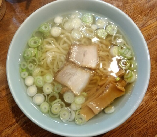 「醤油ラーメン 900円」@丸信ラーメン 駅前店の写真