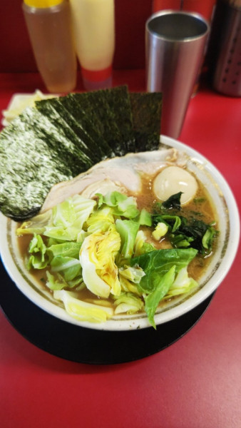 「との丸ラーメン＋キャベツ＋半ライス」@家系ラーメン王道家直伝 との丸家 松飛台店の写真