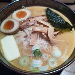 味噌玉子ラーメン＋バター