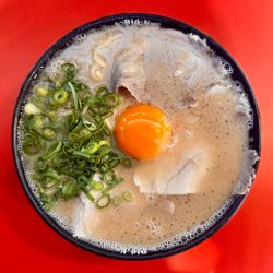 生卵入りラーメン（850円）