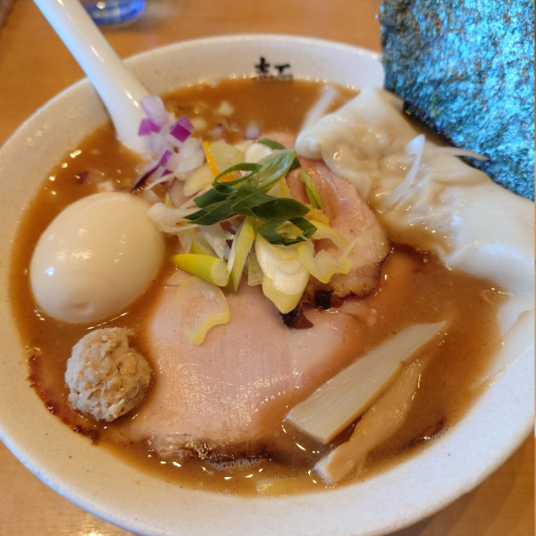 「極み武双ら〜麺（白）」@麺屋 武双の写真