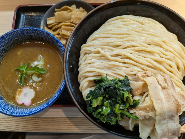 「鶴嶺峰つけ麺(横綱700g)1400円+メンマ200円」@らー麺土俵 鶴嶺峰の写真