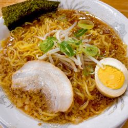 らーめん（690円）