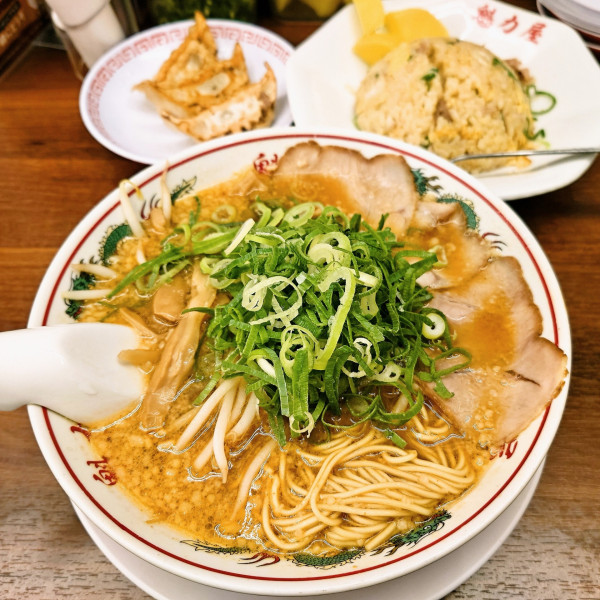 「みそラーメン＋焼きめし餃子定食」@ラーメン魁力屋 一之江店の写真