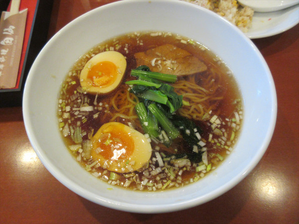 「五目チャーハン（980円）＋半ラーメン（540円）」@中華料理 白仙の写真