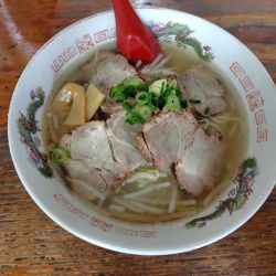 焼ブタラーメン塩810円