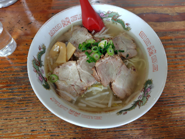 「焼ブタラーメン塩810円」@中華料理 湖山の写真