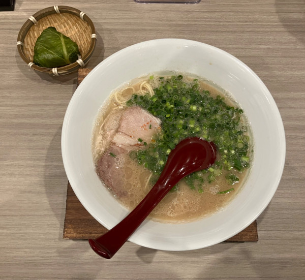 「らーめん+替玉+高菜おにぎり」@麺屋 我ガ 渋谷二丁目中央店の写真
