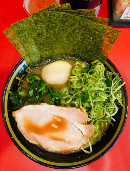 「のり九条ネギラーメン【並】＋味玉＋瓶ビール」@横浜家系ラーメン 十四代目野中家の写真