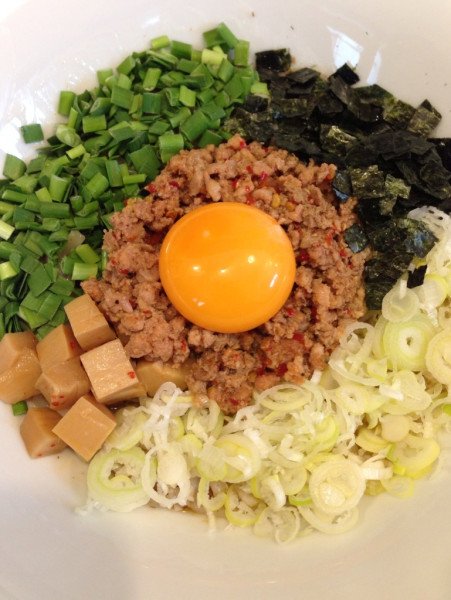 「塩台湾まぜそば」@らーめん小鉄 庄内店の写真