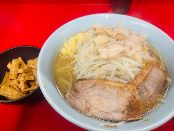 「ラーメン＋きつね」@ラーメン二郎 新宿歌舞伎町店の写真