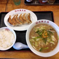 スタメン 餃子セット 1000円