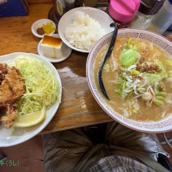 味噌ラーメンからあげセット(1550円)