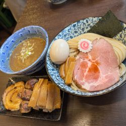 つけめん（濃厚鶏豚骨魚介）