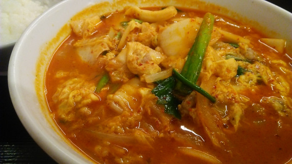 「チゲ味噌ラーメン 790円＋半ライス 150円」@日高屋 後楽園白山通店の写真