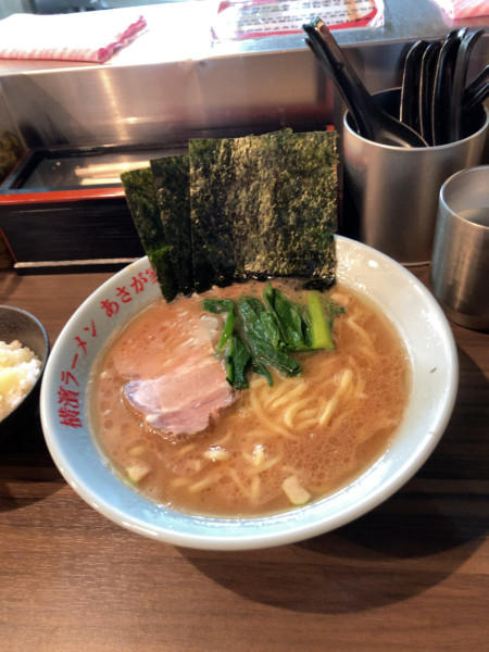 「ラーメン並＋ライス小　1150円」@横濱ラーメン あさが家 本店の写真