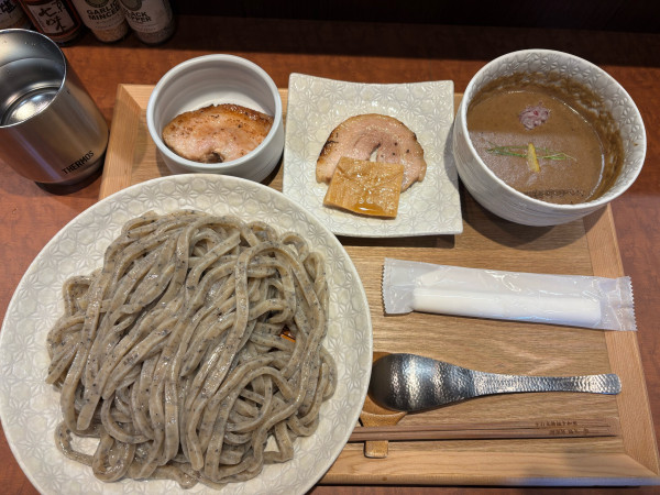 「御影つけ麺（中）＋麺増し＋熟成低温バラチャーシュー」@手打式特級多加水 御影麺 鏑矢の写真