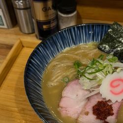 【限定】豚骨魚介ラーメン