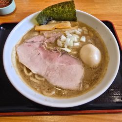 煮干豚骨ラーメン(濃厚ラーメン)