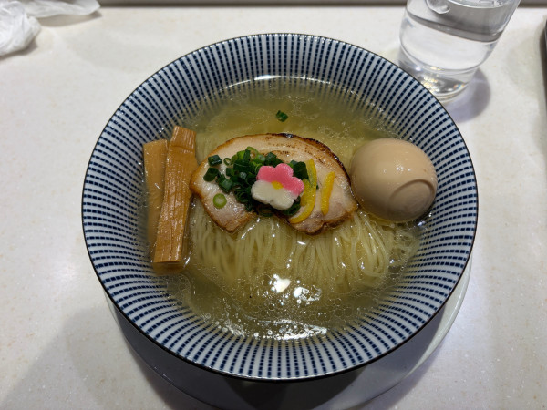 「味玉鯛塩らぁ麺」@鯛塩そば 灯花 アトレ上野店の写真