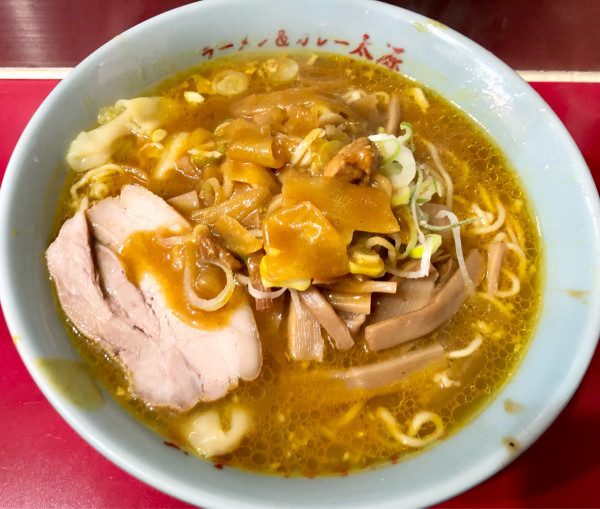 「メンマニンニクカレーワンタンメンオオモリ」@太源の写真