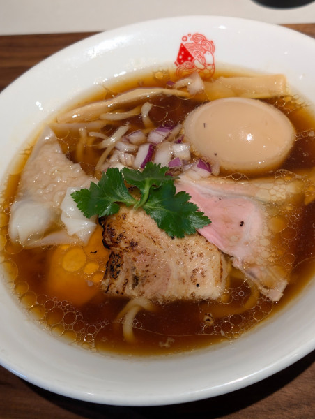「名古屋コーチン醤油ラーメン・煮卵増し」@ラーメン亀徳の写真