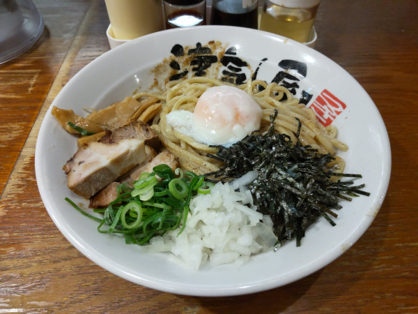 「油そば特盛(300g)＋温玉」@つけ麺津気屋 武蔵浦和の写真