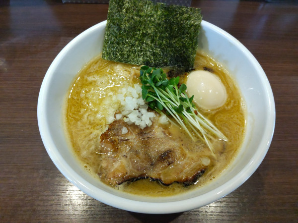 「濃厚中華そば＋味玉」@自家製麺 まかないへきるの写真