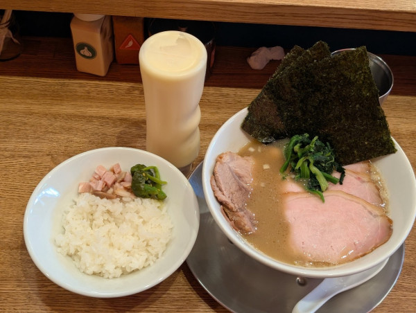 「なま醤油とんこつスタミナ小ライス」@なま醤油とんこつ フルスイングの写真