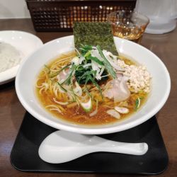 三つ由の中華そば¥980