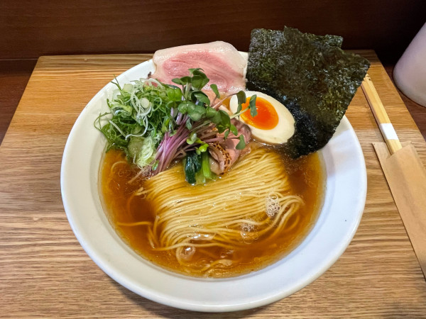 「(特中華)本日の煮干しのメヂカ醤油¥1,300」@メヂカそば 吟魚の写真