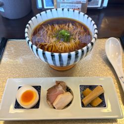 名古屋コーチンらぁ麺1200円