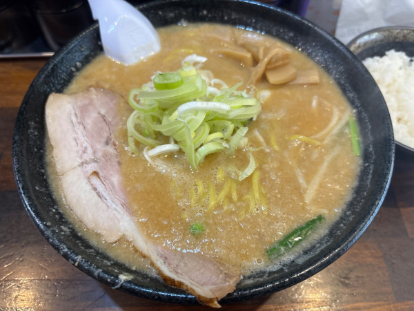 「みそらーめん　950円」@げんこつの写真