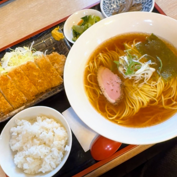 「Aランチ（とんかつ＆らぁめん・半ライス）1,000円他」@とんかつ美沢の写真