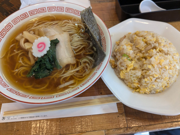 「ラーメン＋半チャーハン」@傳吉食堂の写真
