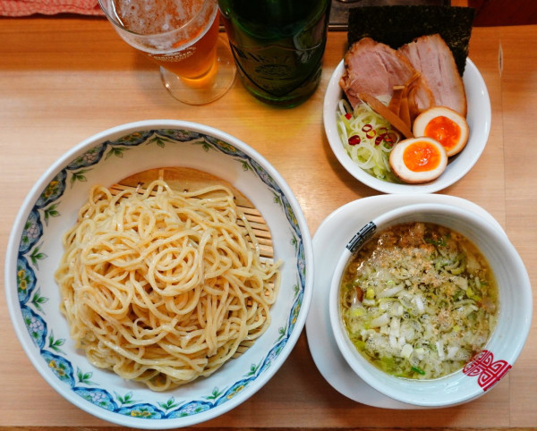 「粟国の塩つけそば＋くんせい玉子＋ビール中瓶」@中華そば 多賀野の写真