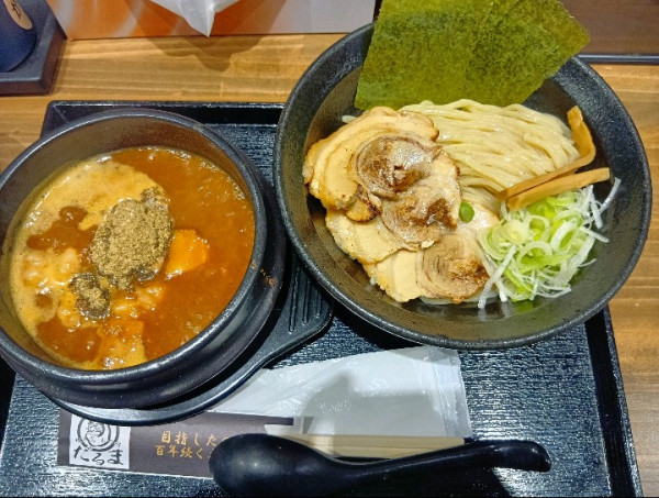 「牛もつ煮込みチャーシュー辛つけ麺」@darumaの写真